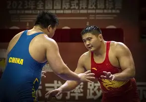 乐鱼体育官网-芬兰摔跤选手里科获得男子自由搏击金牌