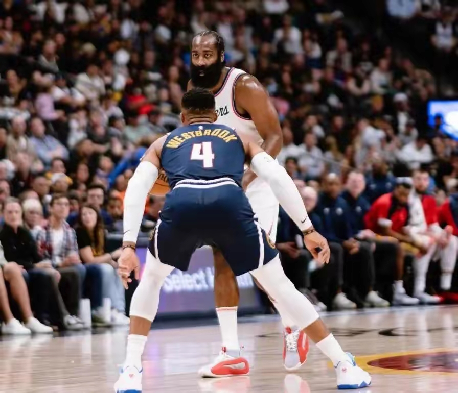 雄鹿惨败快船,遭遇两连败 雄鹿惨败快船,遭遇两连败